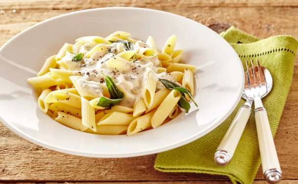 Pâtes 4 fromages dans une assiette